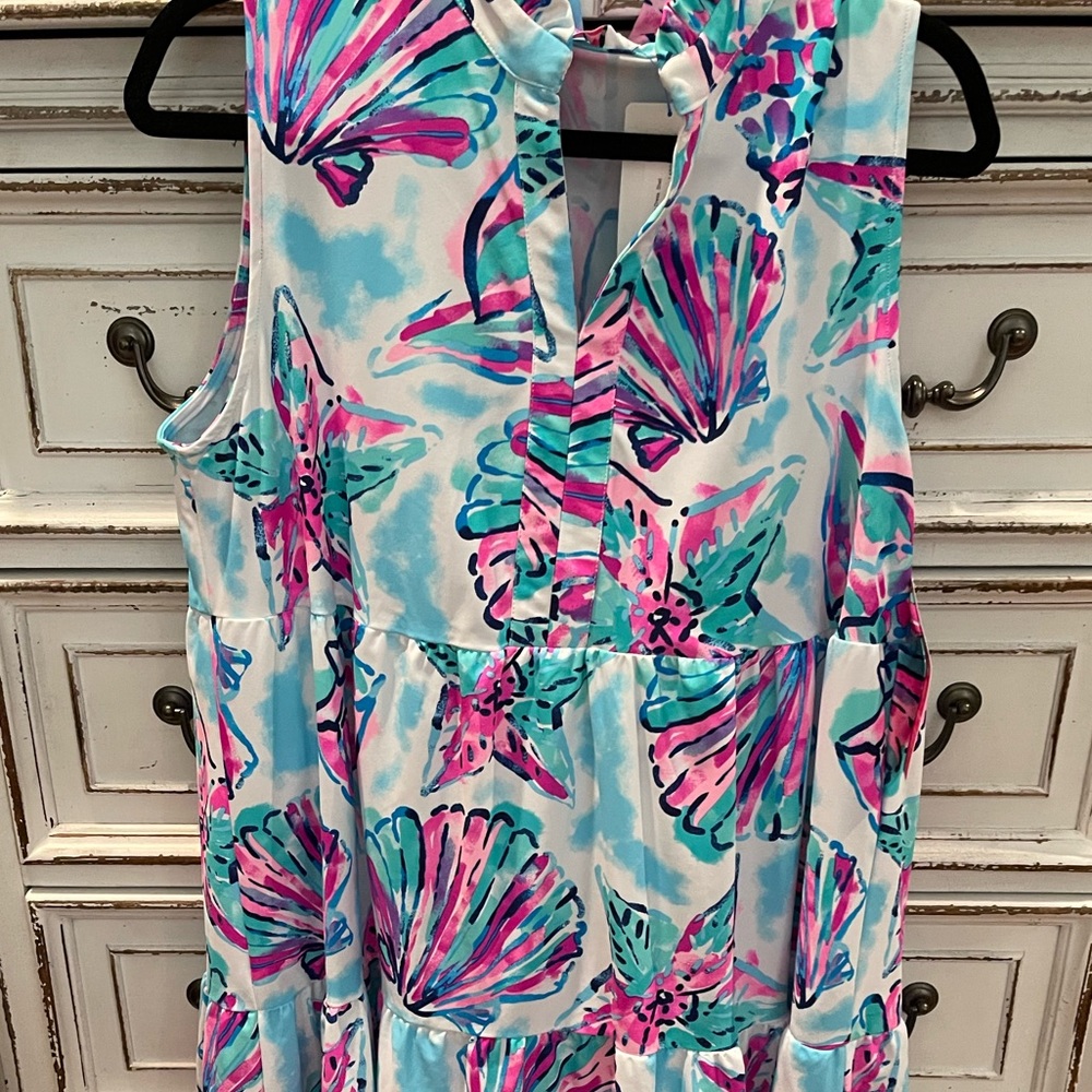 NWT Aryeh tiered scuba “liquid heaven” fabric dress